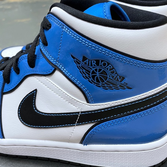 Nike Air Jordan 1 Mid SE Signal Blue DD6834-402 10 Patent Leather - Picture 10 of 11